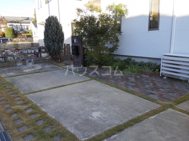 22/27 駐車場