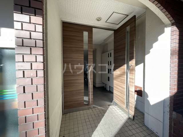 20/28 エントランス