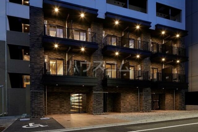 15/19 エントランス