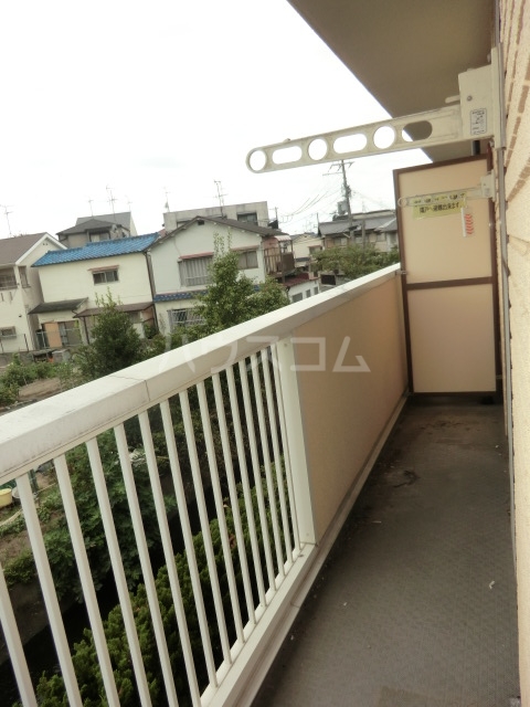 18/27 バルコニー