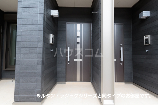 14/23 エントランス