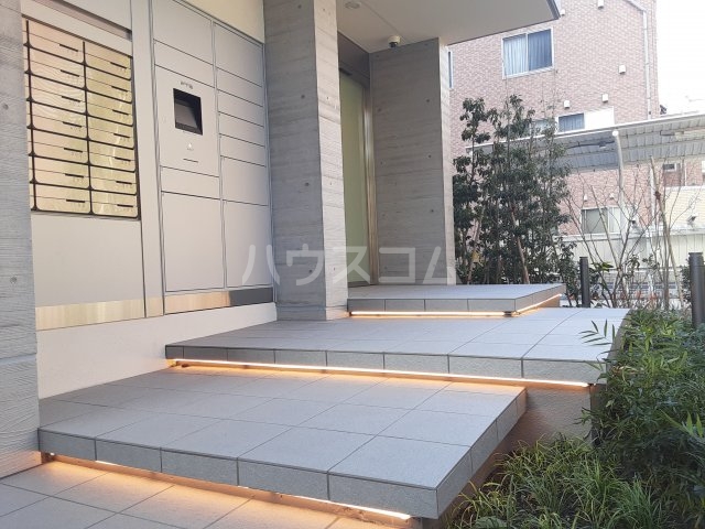 19/24 エントランス