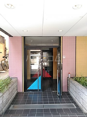 22/30 エントランス