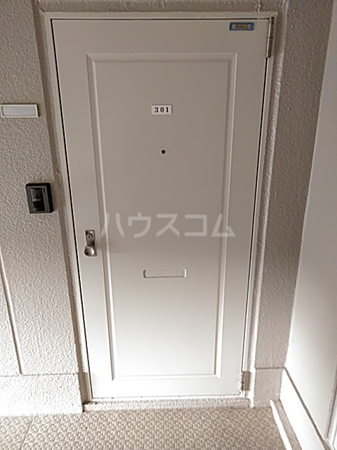 28/30 エントランス