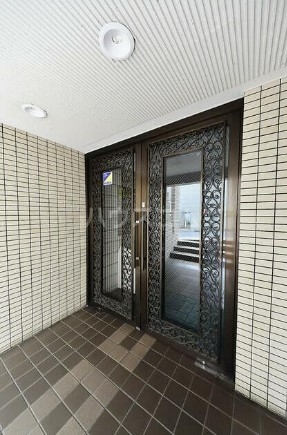 2/2 エントランス