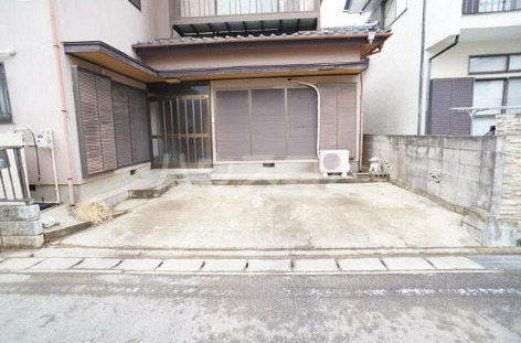 16/20 駐車場