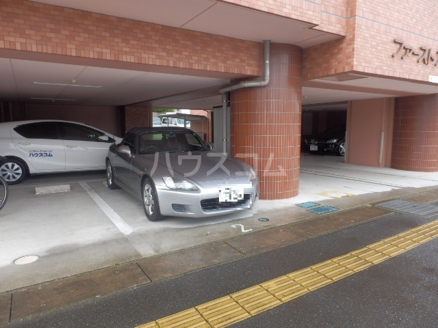 22/30 駐車場