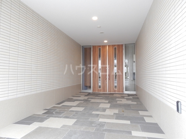 22/30 エントランス