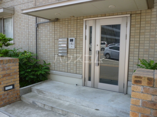 16/18 エントランス