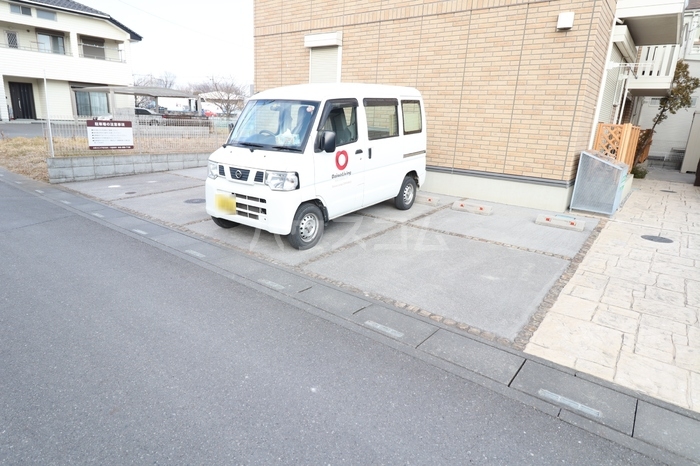 18/28 駐車場