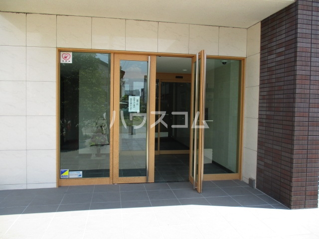 20/27 エントランス