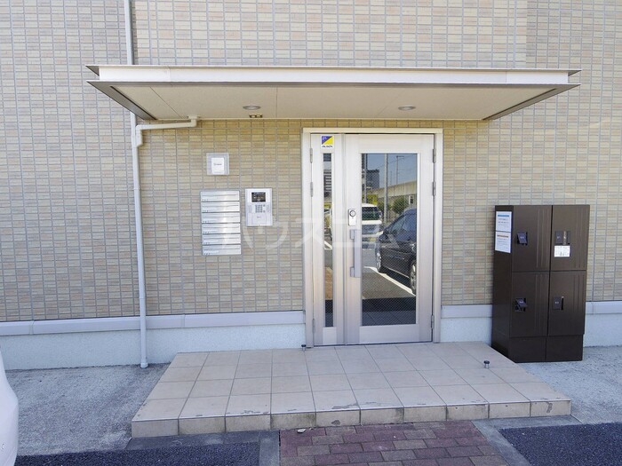 19/26 エントランス