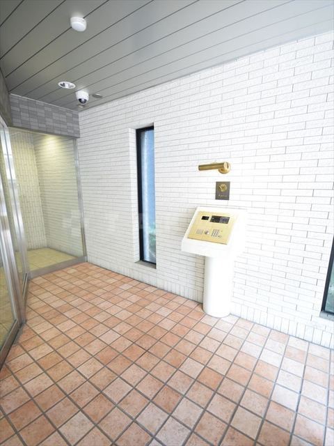 24/30 エントランス