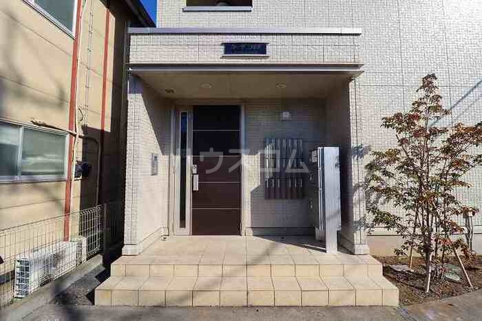 20/27 エントランス