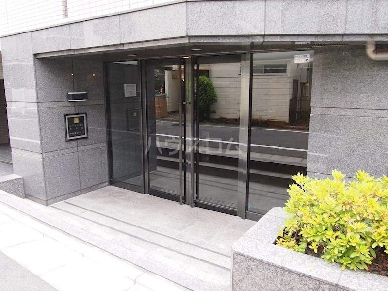 19/26 エントランス