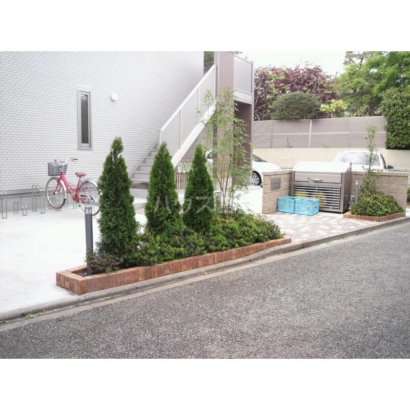 14/23 エントランス