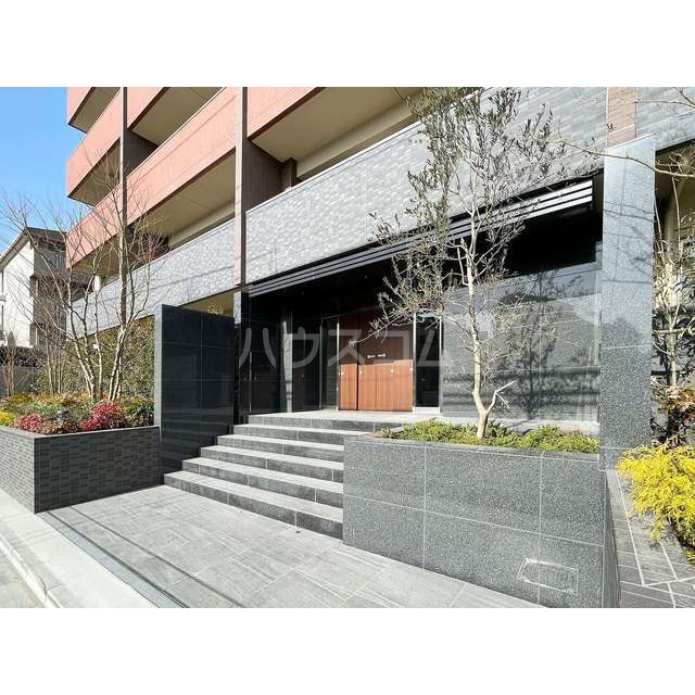 18/29 エントランス