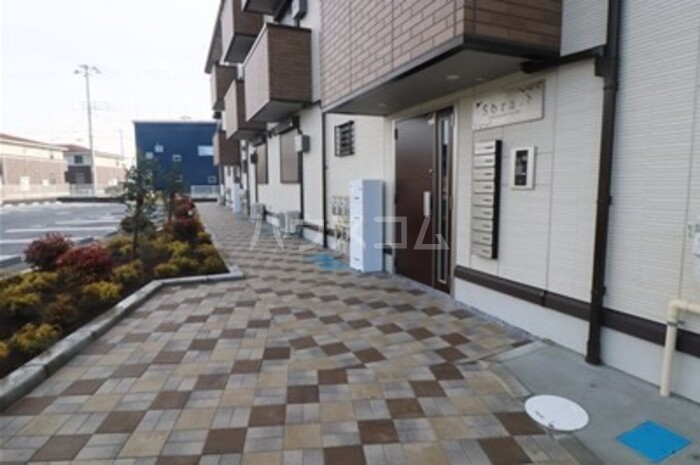 2/5 エントランス