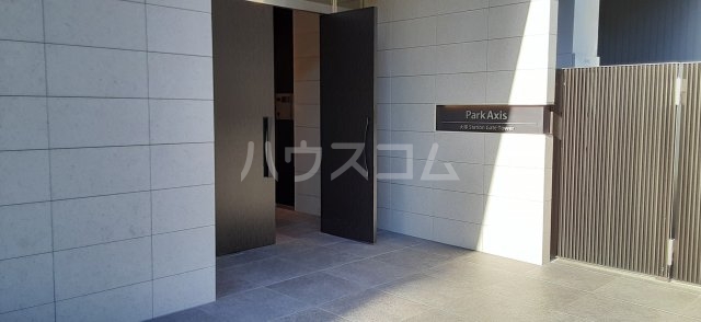 27/30 エントランス