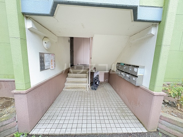 2/4 エントランス