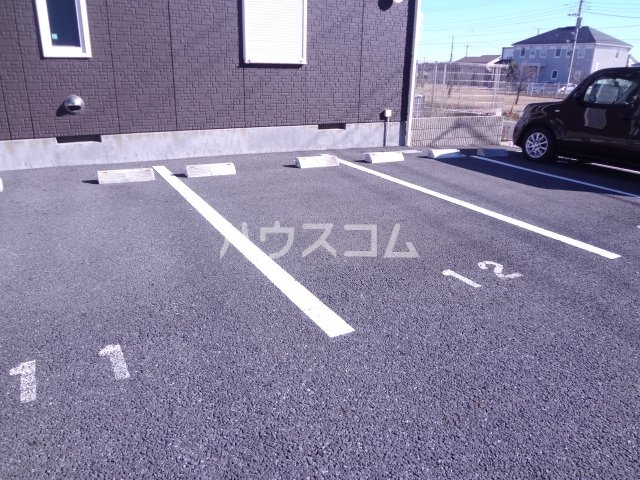 17/17 駐車場