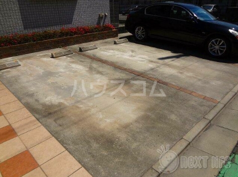18/24 駐車場