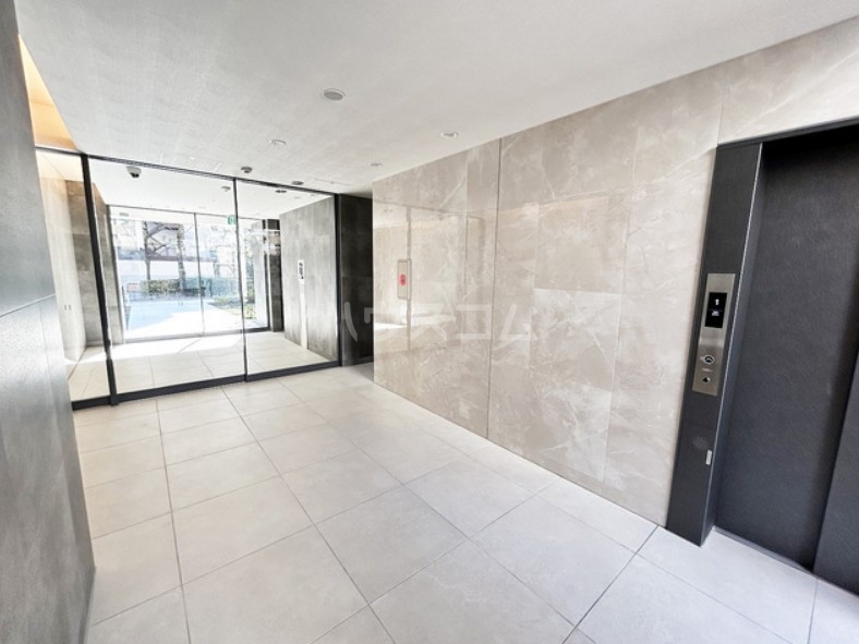 14/16 エントランス