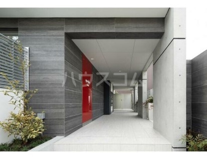 14/18 エントランス