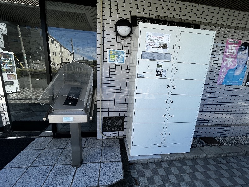 24/30 エントランス