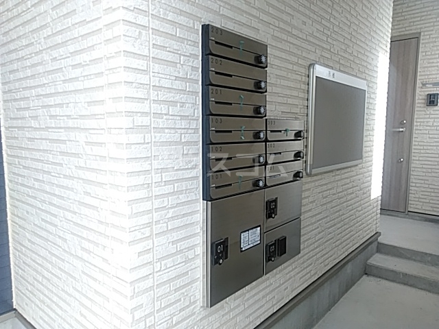 18/25 エントランス