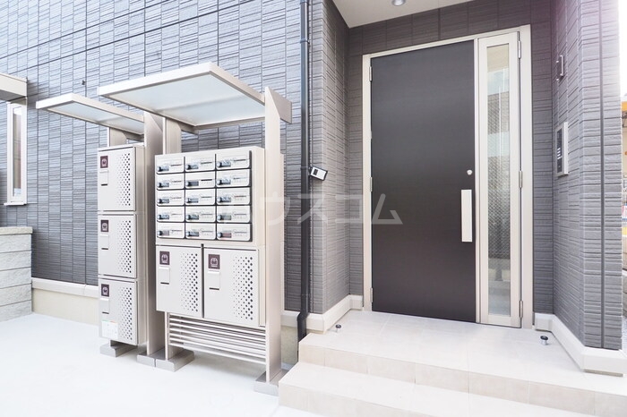 22/23 エントランス