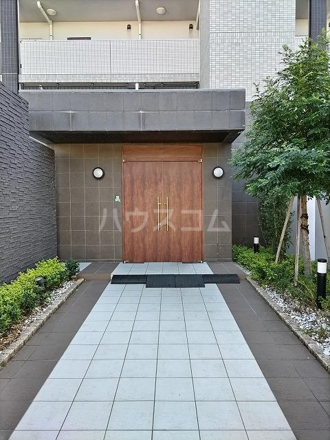 22/30 エントランス