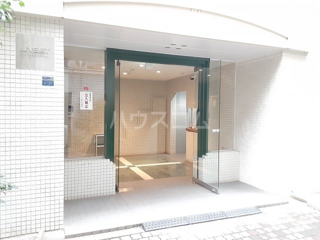 28/30 エントランス