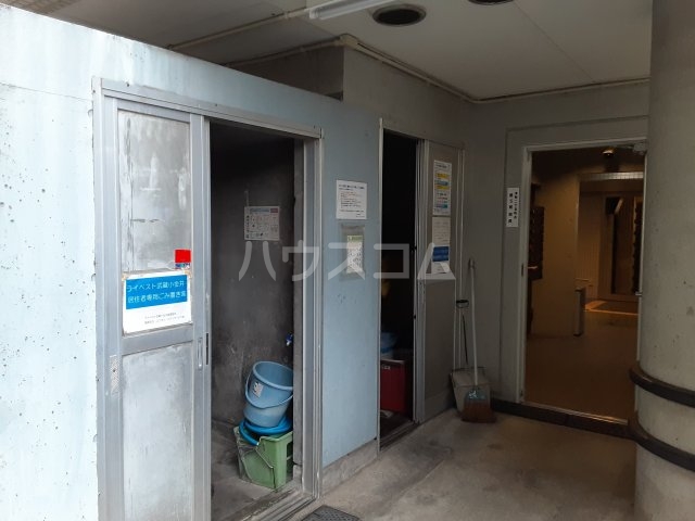 29/30 エントランス