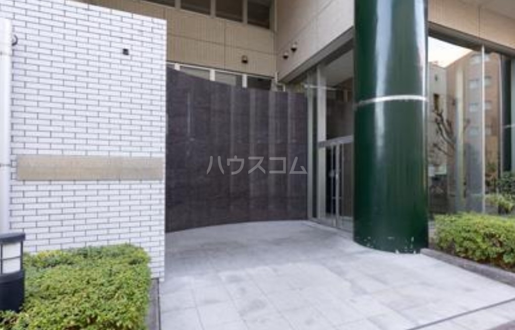 19/26 エントランス