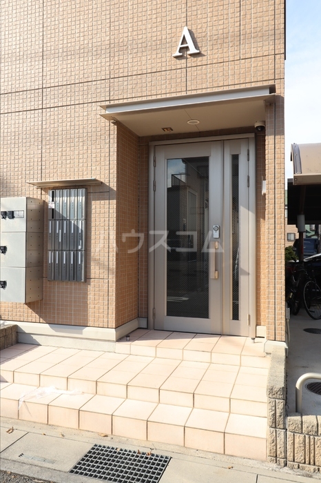 16/21 エントランス