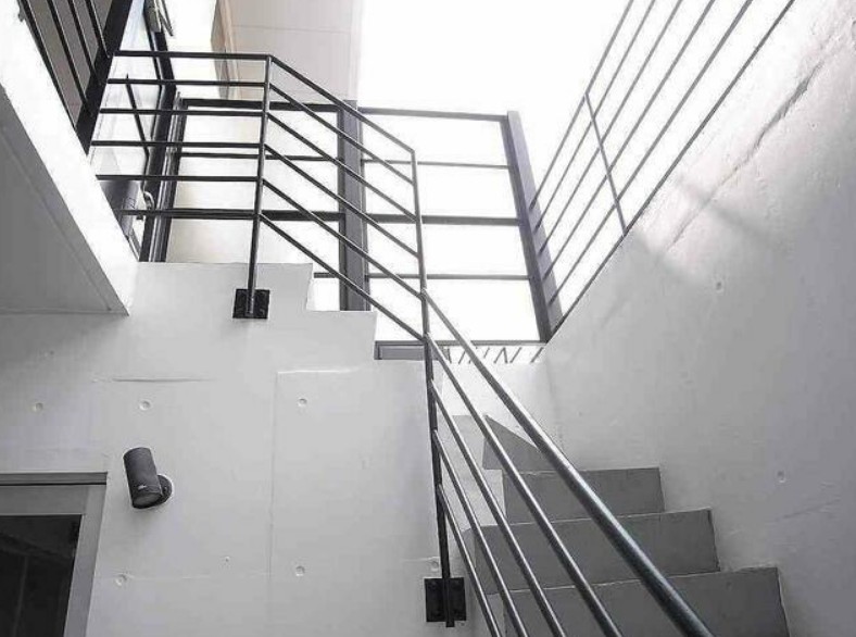 17/18 エントランス