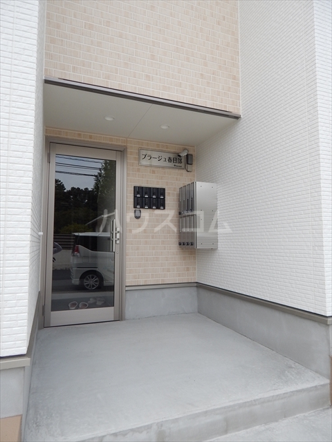 22/29 エントランス