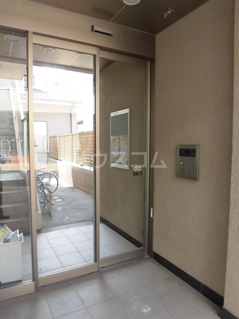 17/18 エントランス