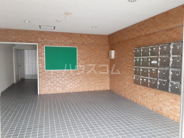 18/24 エントランス