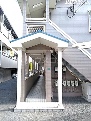 23/30 エントランス