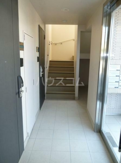 2/4 エントランス