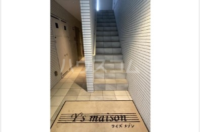 18/23 エントランス