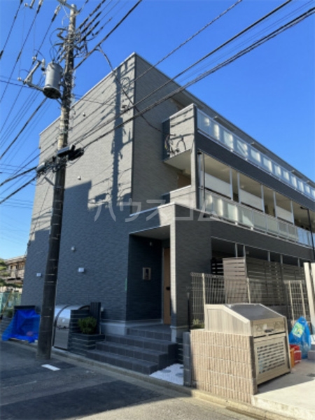 19/30 エントランス