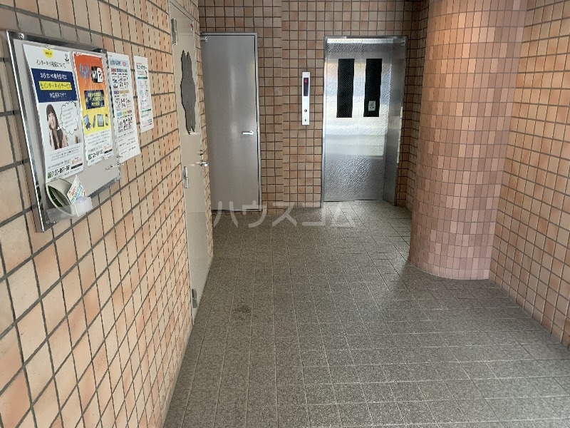 3/8 エントランス