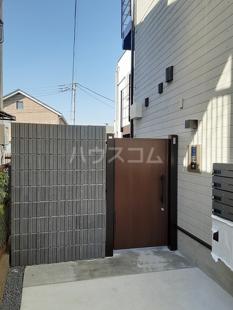 17/26 エントランス