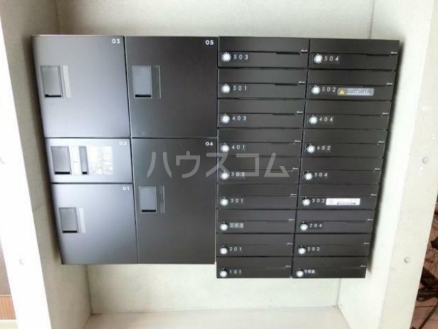 16/19 エントランス