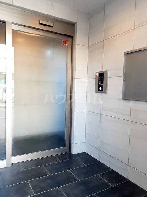 15/21 エントランス