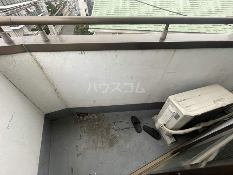 13/18 バルコニー