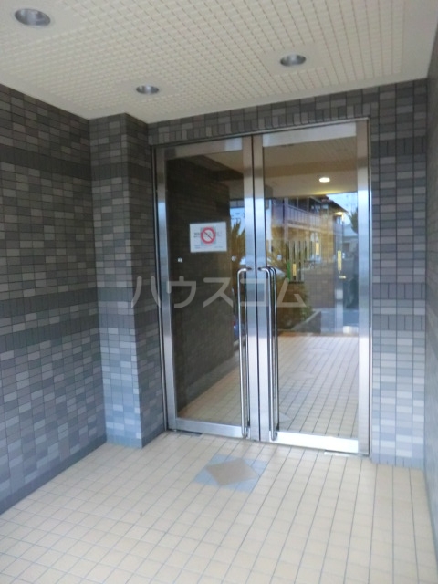 15/18 エントランス